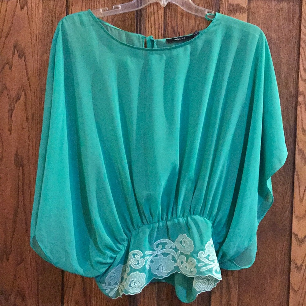 Ark & Co. top Size small.